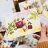 Postcard Romyillustrations - Postslak met het roodborstje_